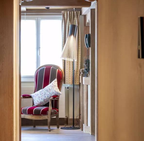 9.2_APT entrance