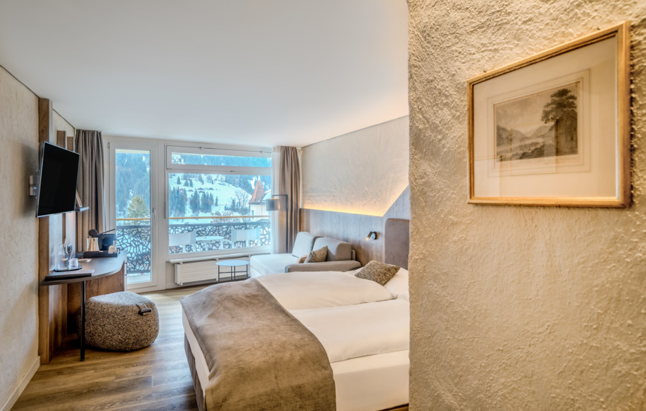 <p>Standard-Doppelzimmer ohne Balkon oder Superior-Doppelzimmer mit Balkon und Blick auf die berühmte Eigernordwand.</p>