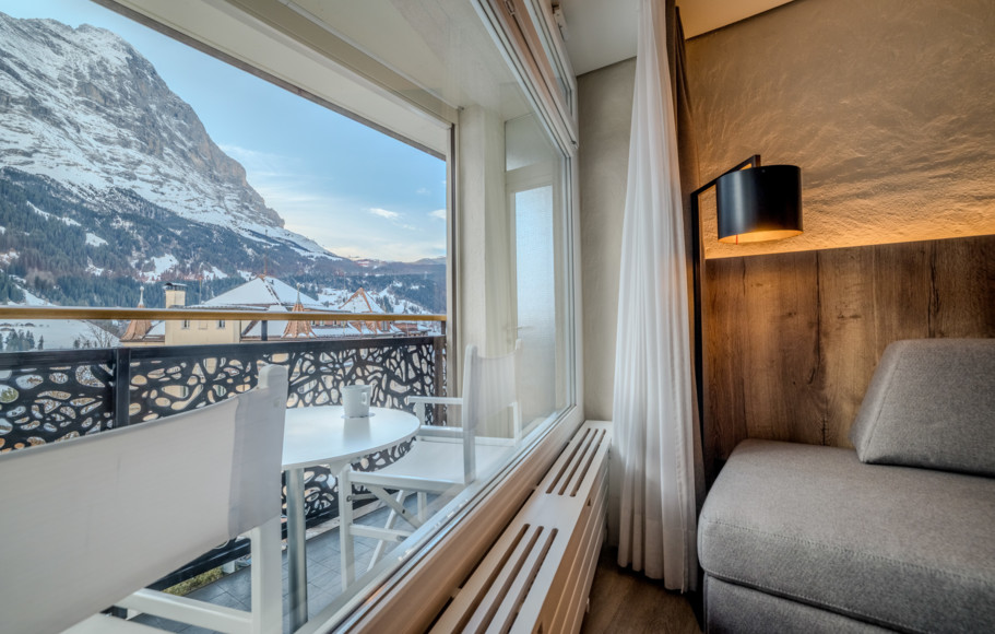 <p>Standard-Doppelzimmer ohne Balkon oder Superior-Doppelzimmer mit Balkon und Blick auf die berühmte Eigernordwand.</p>