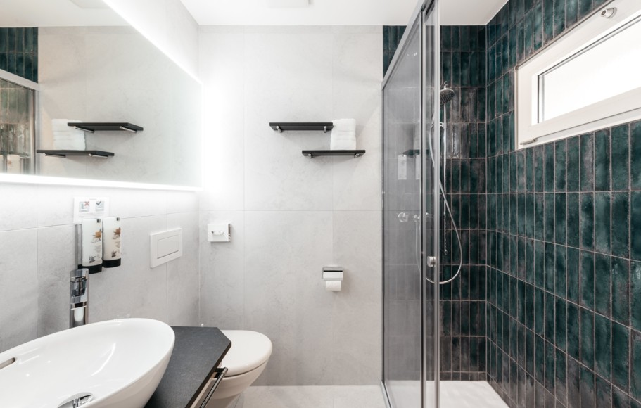 <p>Moderne Einzelzimmer für einen erholsamen Schlaf.<br>Wahlweise zur Nord- oder Südseite, mit Balkon und Aussicht auf die imposante Eigernordwand.<br>&nbsp;</p>