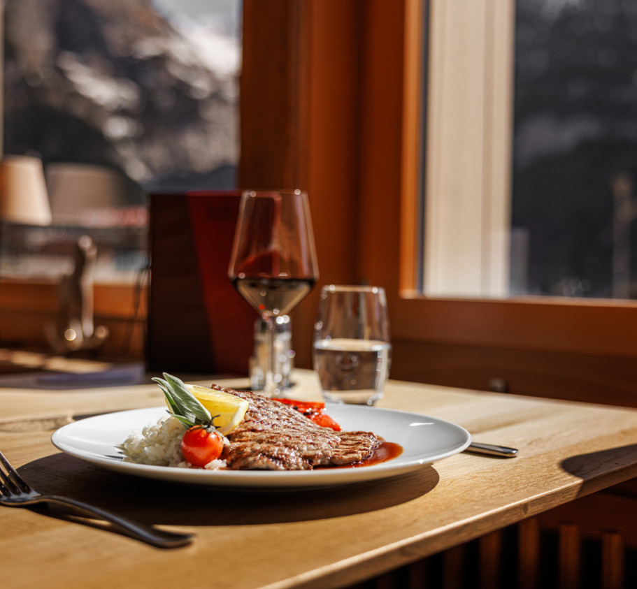 Panoramic Dining Room